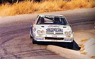 Αγωνιστικό με χρώματα Valvoline σε στροφή